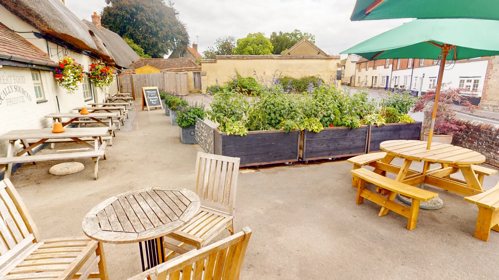 The Garden at The Crown, Cuddington