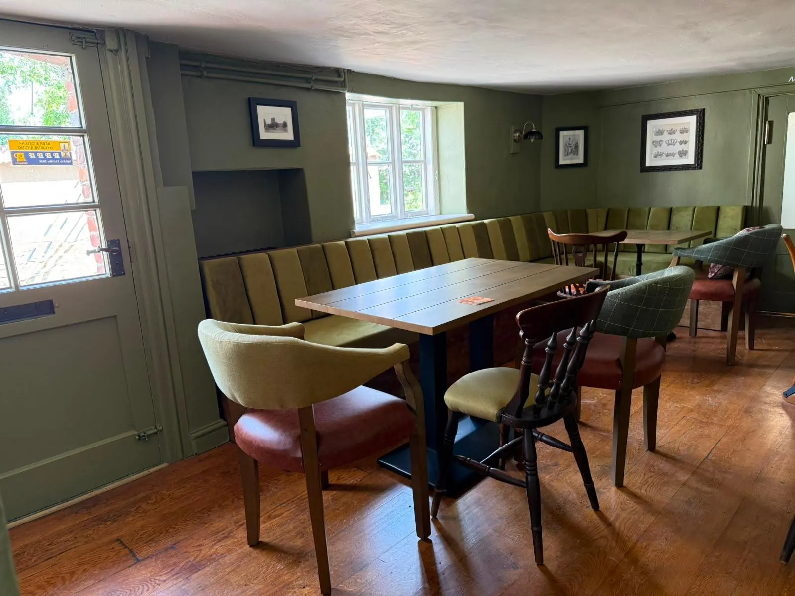 The Snug at The Crown, Cuddington